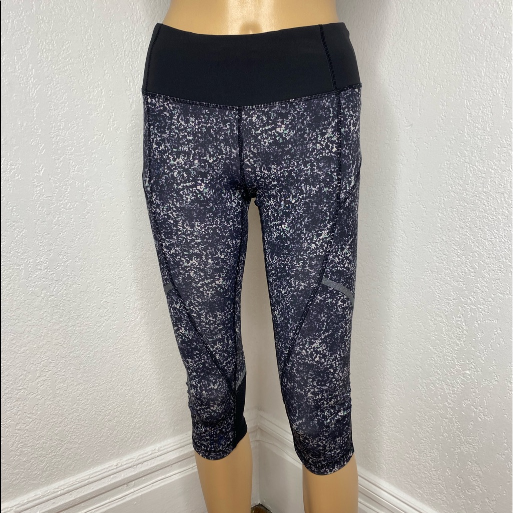 Lululemon Hop To It Crop Full-On Luxtreme Rocky Road Sand Dune Ground Size 4